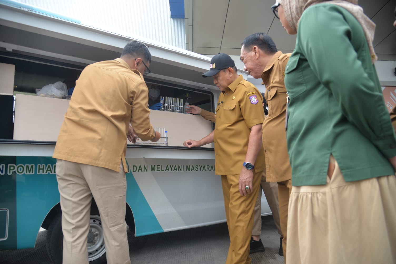 ef00cdf9-9045-4556-91ab-b2a856d4f162